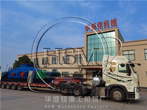2PGY1210全液壓對輥制砂機(jī)裝車發(fā)往湖南益陽