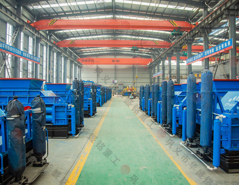 礦石輕松破碎，大幅提高生產(chǎn)效率——對輥式破碎機